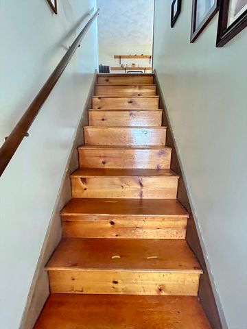 18 Shore Dr, Spencer, MA 01562