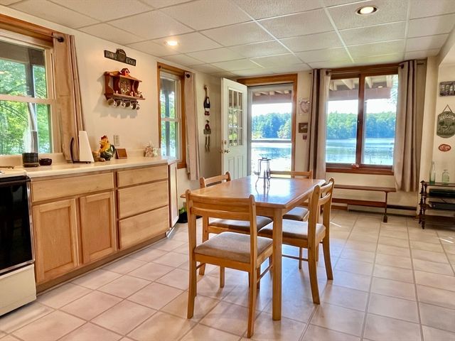 18 Shore Dr, Spencer, MA 01562