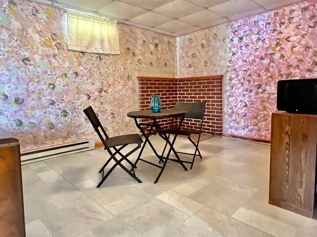 18 Shore Dr, Spencer, MA 01562