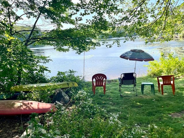 18 Shore Dr, Spencer, MA 01562