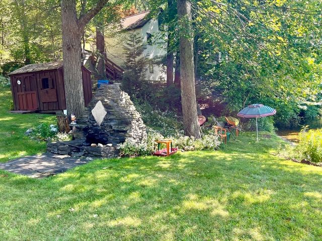 18 Shore Dr, Spencer, MA 01562