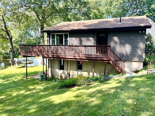 18 Shore Dr, Spencer, MA 01562