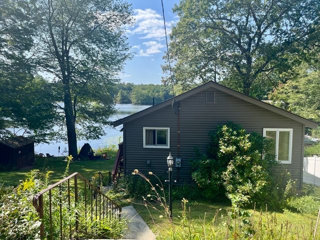 18 Shore Dr, Spencer, MA 01562