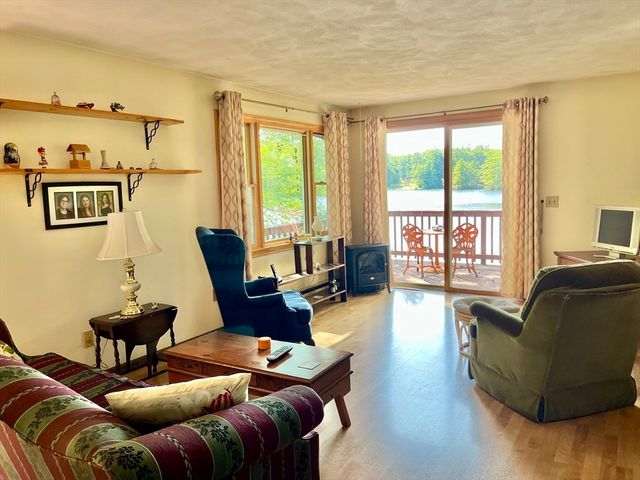 18 Shore Dr, Spencer, MA 01562