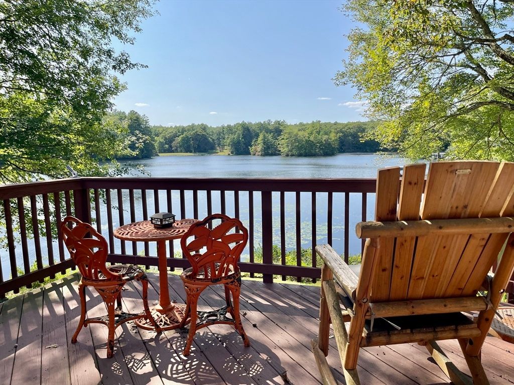 18 Shore Dr, Spencer, MA 01562