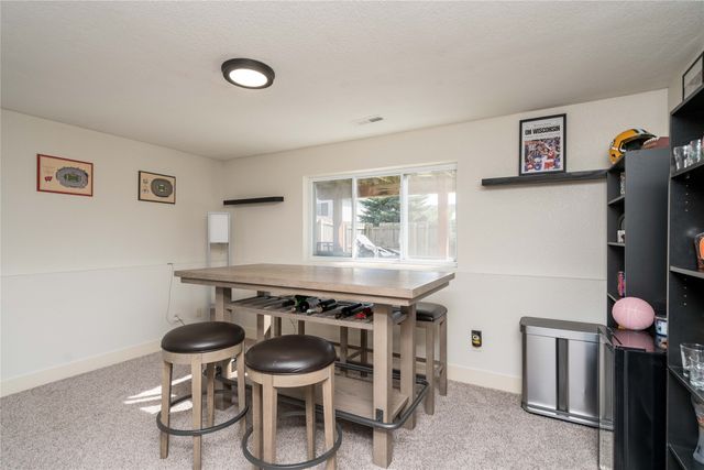 3308 Hawthorn Drive SW, Bondurant, IA 50035