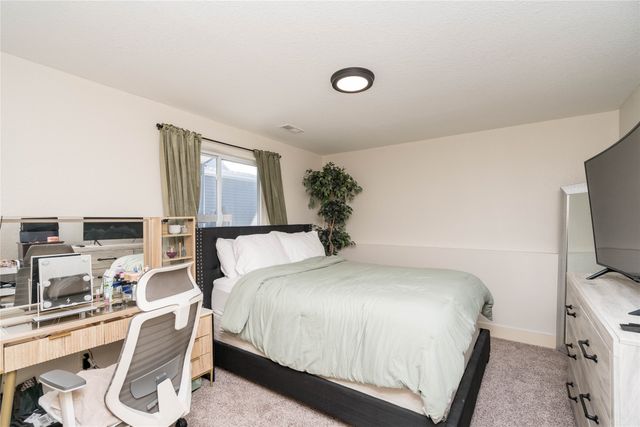 3308 Hawthorn Drive SW, Bondurant, IA 50035
