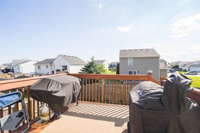 3308 Hawthorn Drive SW, Bondurant, IA 50035
