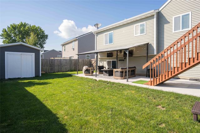 3308 Hawthorn Drive SW, Bondurant, IA 50035