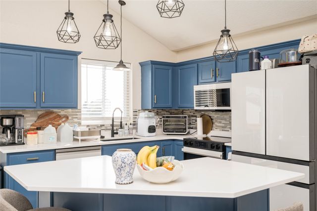 3308 Hawthorn Drive SW, Bondurant, IA 50035