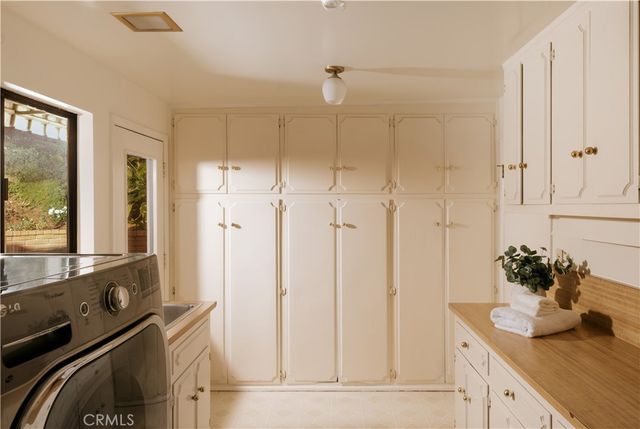 16347 Mandalay Drive, Encino, CA 91436