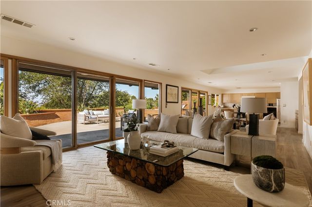 16347 Mandalay Drive, Encino, CA 91436