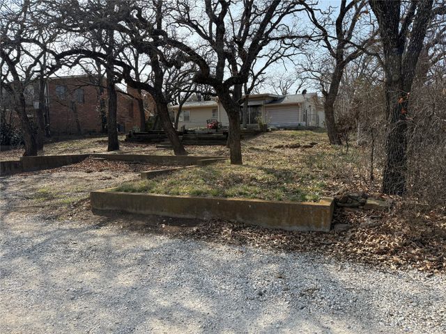 510 S Oaklawn Avenue, Eastland, TX 76448