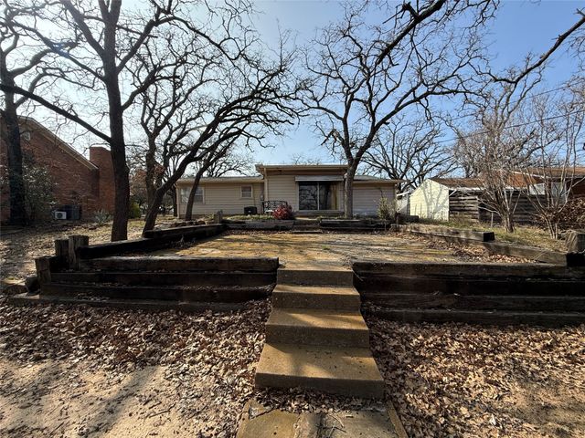 510 S Oaklawn Avenue, Eastland, TX 76448