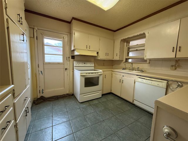 510 S Oaklawn Avenue, Eastland, TX 76448