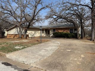 510 S Oaklawn Avenue, Eastland, TX 76448