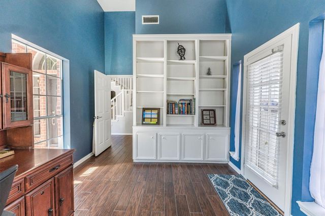 208 Springs Edge Drive, Conroe, TX 77356