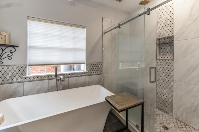 208 Springs Edge Drive, Conroe, TX 77356