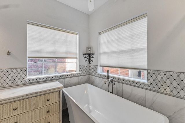 208 Springs Edge Drive, Conroe, TX 77356