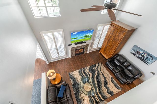 208 Springs Edge Drive, Conroe, TX 77356