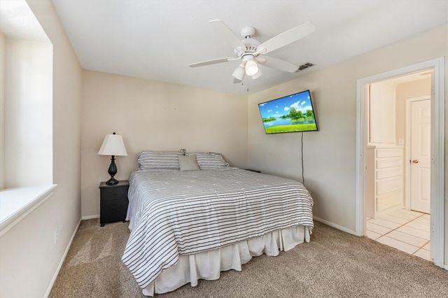 208 Springs Edge Drive, Conroe, TX 77356