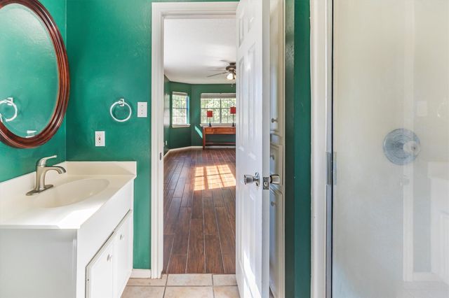 208 Springs Edge Drive, Conroe, TX 77356