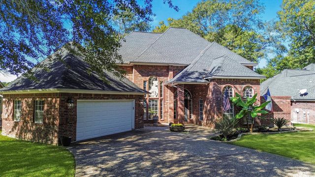 208 Springs Edge Drive, Conroe, TX 77356