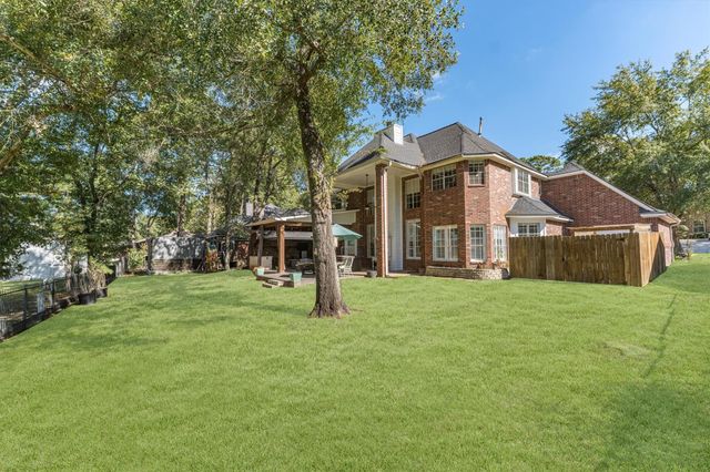 208 Springs Edge Drive, Conroe, TX 77356