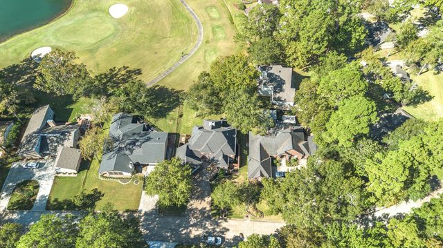 208 Springs Edge Drive, Conroe, TX 77356