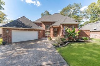208 Springs Edge Drive, Conroe, TX 77356