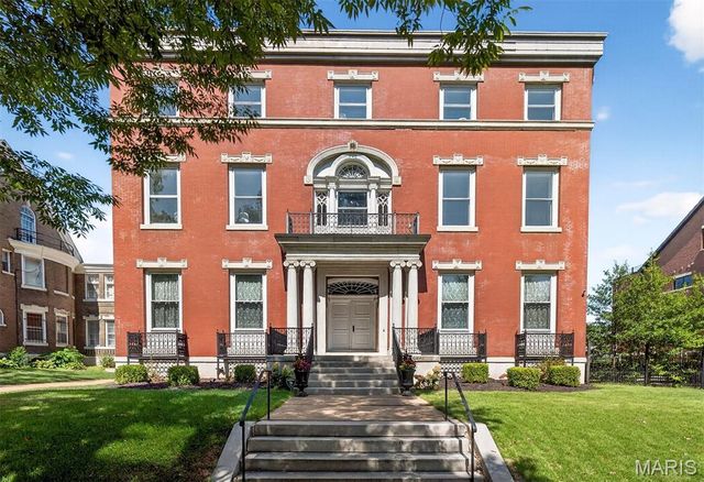 4341 Westminster Place, St Louis, MO 63108