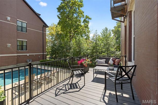 4341 Westminster Place, St Louis, MO 63108