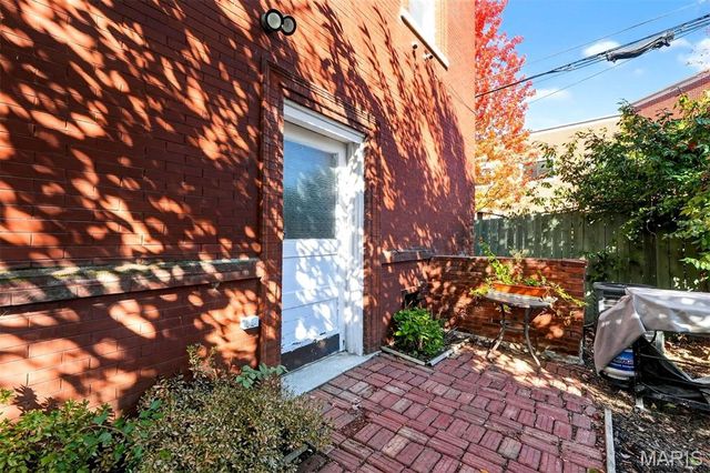 4341 Westminster Place, St Louis, MO 63108