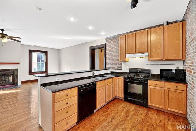 4341 Westminster Place, St Louis, MO 63108