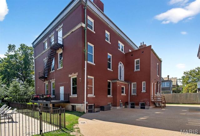 4341 Westminster Place, St Louis, MO 63108