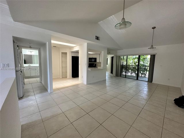 9607 SW 138th Avenue TC2R, Miami, FL 33186