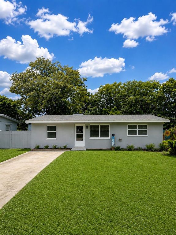 800 MARY STREET, Edgewater, FL 32132