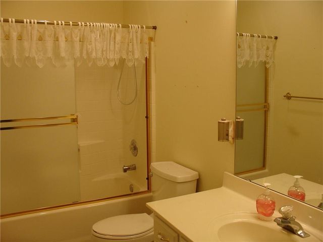 17205 E 44th Street Court S, Independence, MO 64055