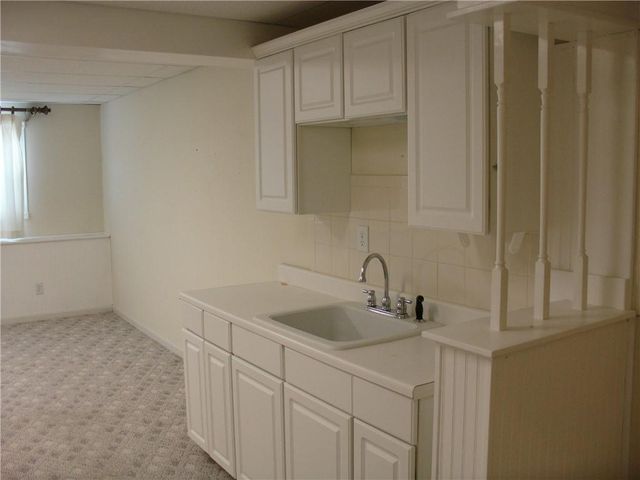 17205 E 44th Street Court S, Independence, MO 64055