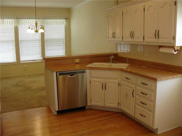 17205 E 44th Street Court S, Independence, MO 64055