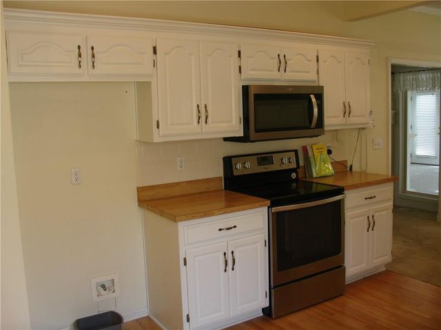 17205 E 44th Street Court S, Independence, MO 64055