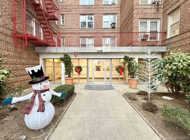 43-35 Union Street 2G, Flushing, NY 11355