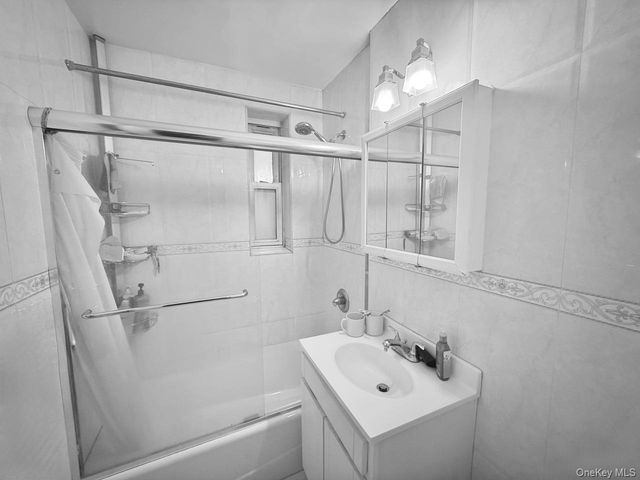 43-35 Union Street 2G, Flushing, NY 11355