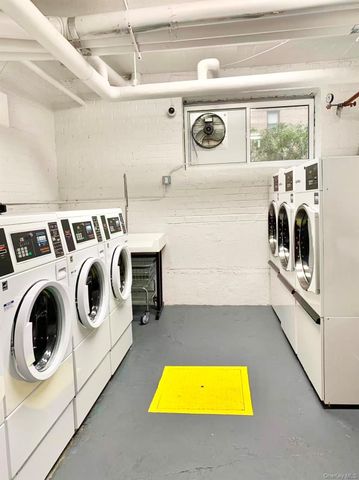 43-35 Union Street 2G, Flushing, NY 11355