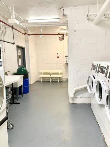 43-35 Union Street 2G, Flushing, NY 11355