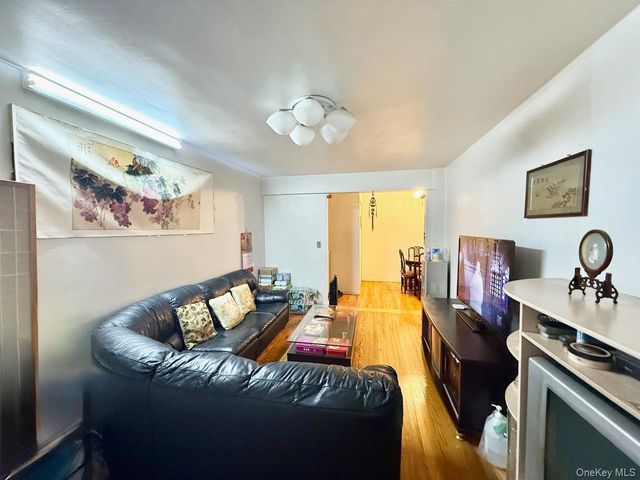 43-35 Union Street 2G, Flushing, NY 11355