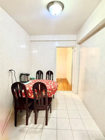 43-35 Union Street 2G, Flushing, NY 11355