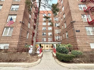 43-35 Union Street 2G, Flushing, NY 11355