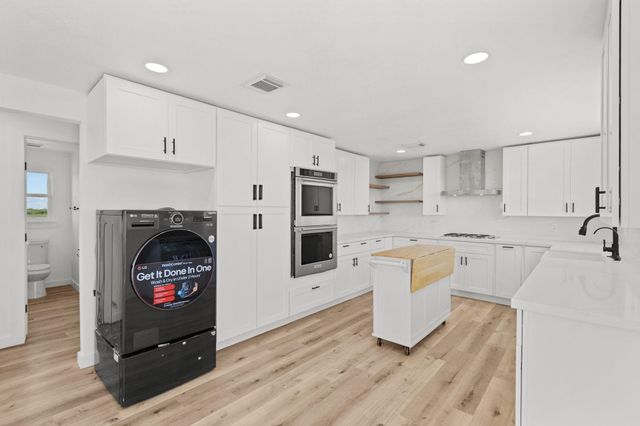 4123 Conn Street, Port Bolivar, TX 77650