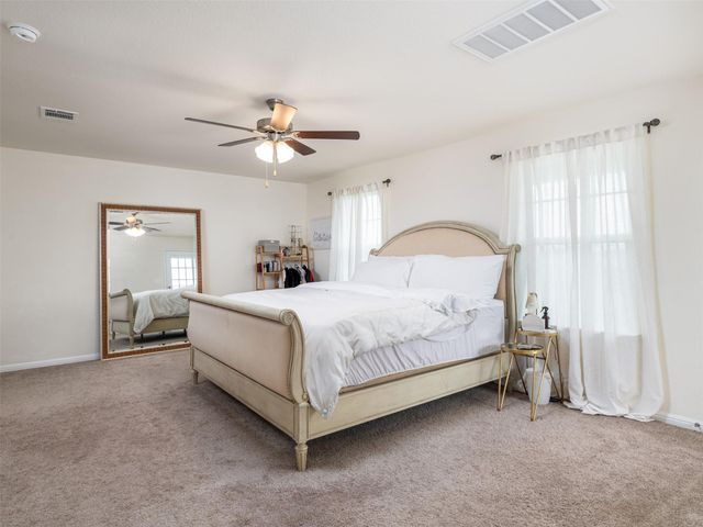 203 Combe DR, Hutto, TX 78634